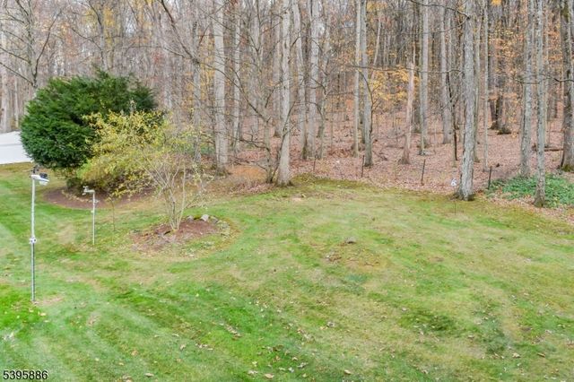36 Deer Path Dr, Mount Olive Twp., NJ 07836