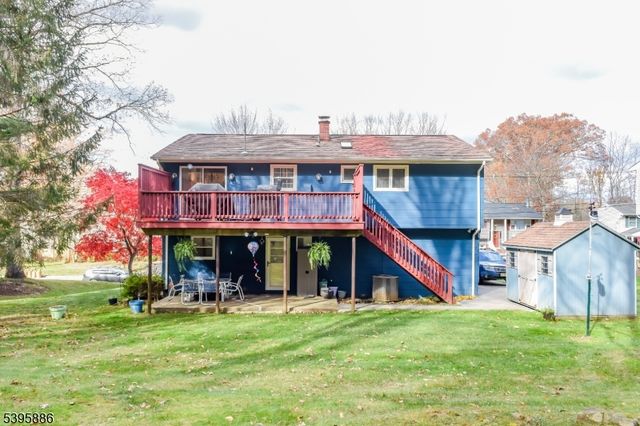 36 Deer Path Dr, Mount Olive Twp., NJ 07836