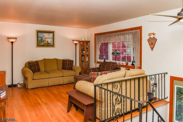 36 Deer Path Dr, Mount Olive Twp., NJ 07836