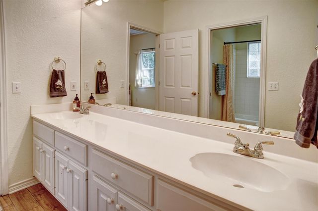128 Moku Manu DR, Bastrop, TX 78602