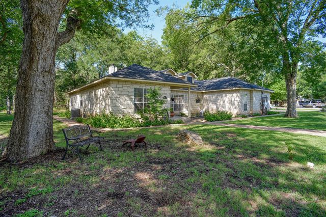 128 Moku Manu DR, Bastrop, TX 78602