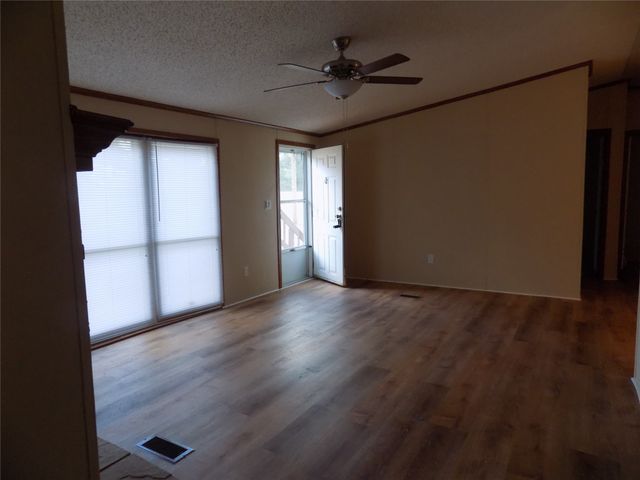 3450 Sarra Lane, Springtown, TX 76082