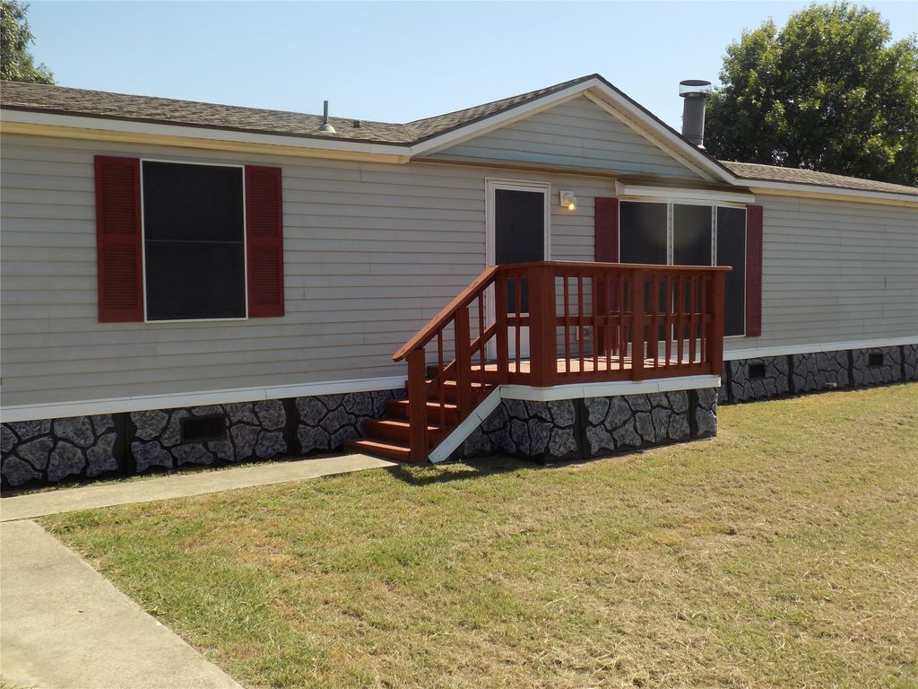 3450 Sarra Lane, Springtown, TX 76082