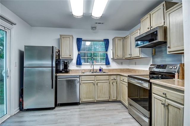 3603 Burns Ct, Virginia Beach, VA 23462