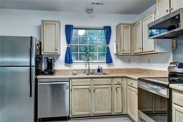 3603 Burns Ct, Virginia Beach, VA 23462