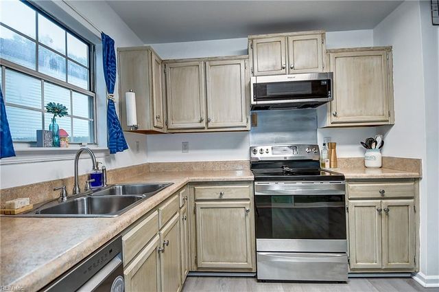 3603 Burns Ct, Virginia Beach, VA 23462