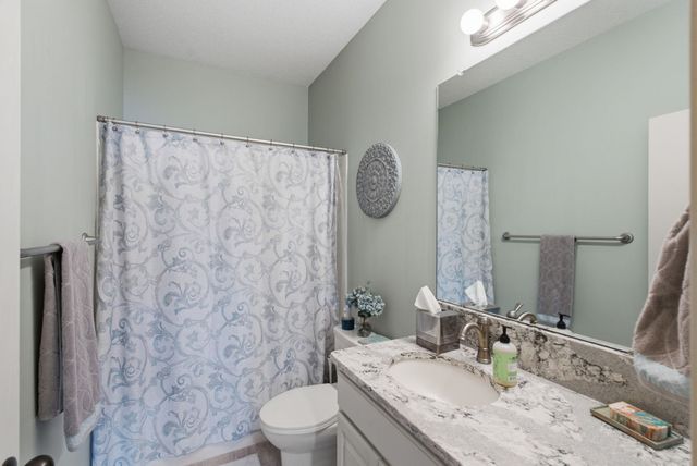 6610 W Ponderosa Cir, Wichita, KS 67217