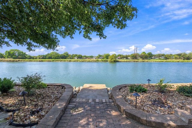 6610 W Ponderosa Cir, Wichita, KS 67217