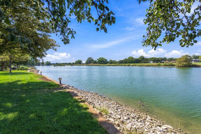 6610 W Ponderosa Cir, Wichita, KS 67217