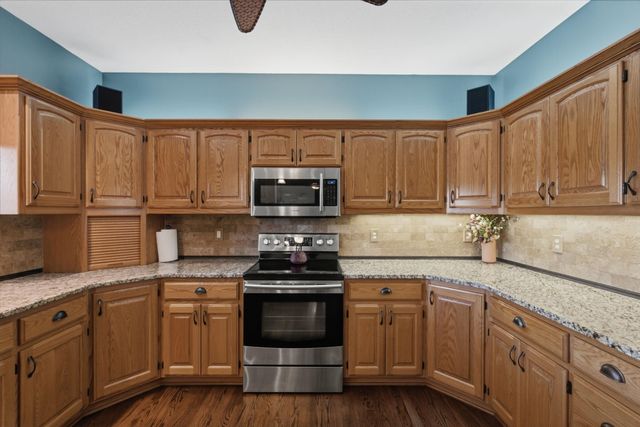 6610 W Ponderosa Cir, Wichita, KS 67217