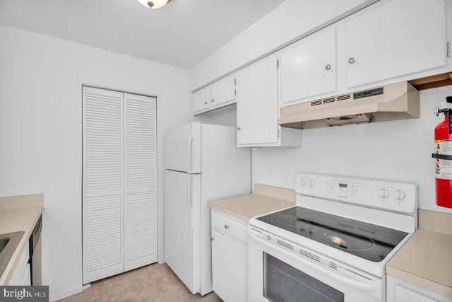 103 LUCAS LN, Voorhees, NJ 08043