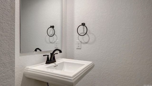 132 Merry Calf Lane, Boerne, TX 78006