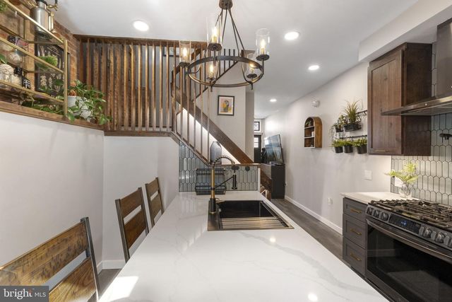 526 E THOMPSON ST, Philadelphia, PA 19125