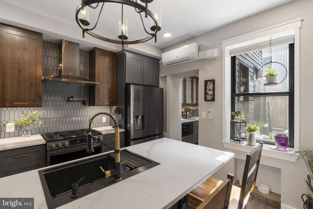 526 E THOMPSON ST, Philadelphia, PA 19125