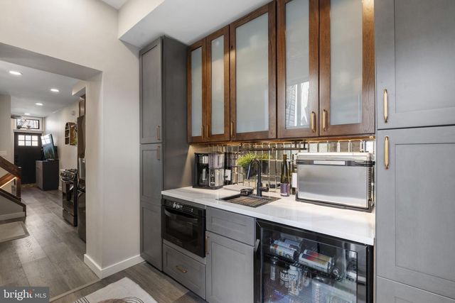 526 E THOMPSON ST, Philadelphia, PA 19125