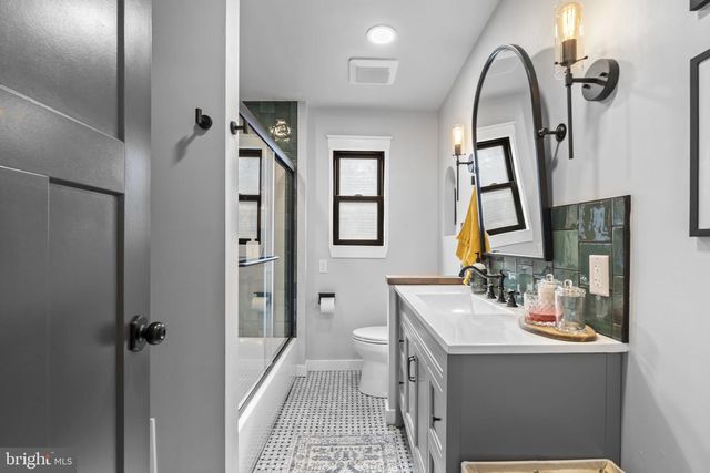 526 E THOMPSON ST, Philadelphia, PA 19125