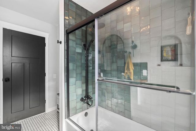 526 E THOMPSON ST, Philadelphia, PA 19125