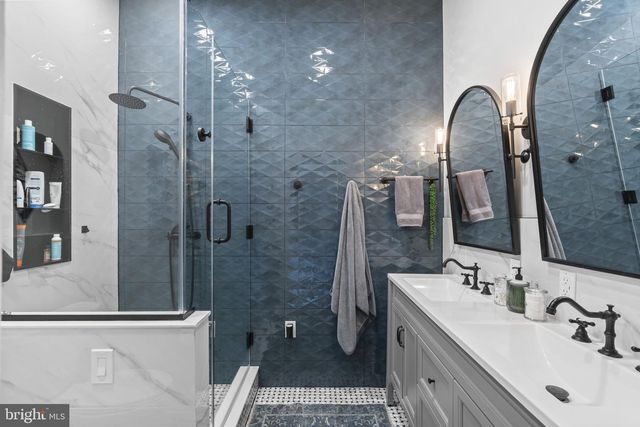 526 E THOMPSON ST, Philadelphia, PA 19125