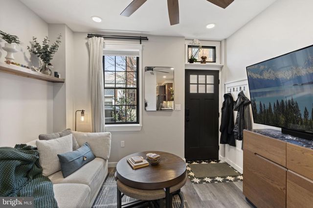 526 E THOMPSON ST, Philadelphia, PA 19125