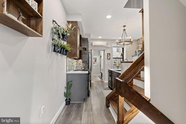 526 E THOMPSON ST, Philadelphia, PA 19125