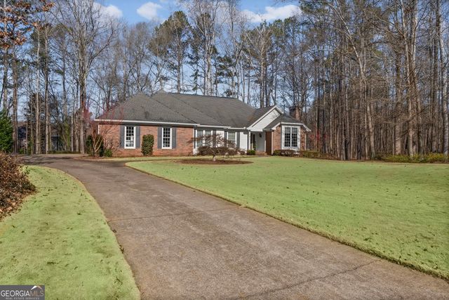 15 Springwater Way, Newnan, GA 30265