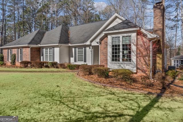 15 Springwater Way, Newnan, GA 30265