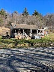 1010 Fisher Branch Road, Marshall, NC 28753