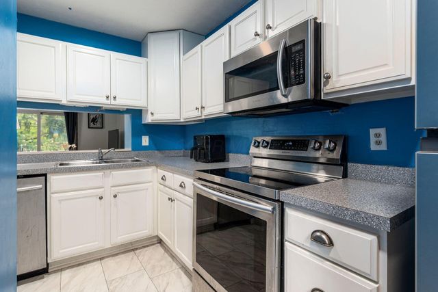 493 Foxtrail Circle E, Westerville, OH 43081