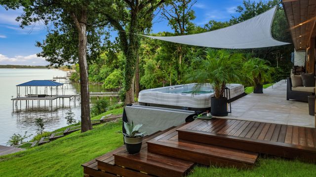 7250 Briar Road, Azle, TX 76020