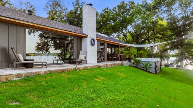 7250 Briar Road, Azle, TX 76020