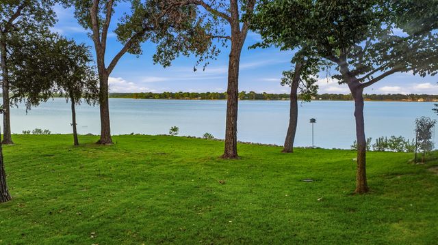7250 Briar Road, Azle, TX 76020