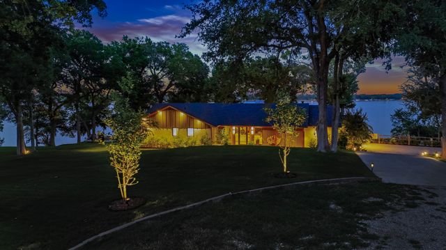 7250 Briar Road, Azle, TX 76020