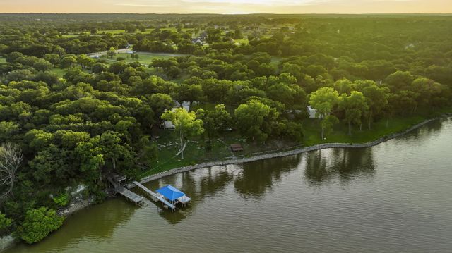 7250 Briar Road, Azle, TX 76020