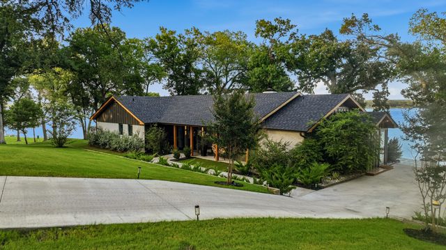 7250 Briar Road, Azle, TX 76020