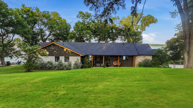 7250 Briar Road, Azle, TX 76020