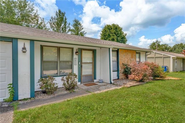 3233 Glacier Drive, Lawrence, KS 66047