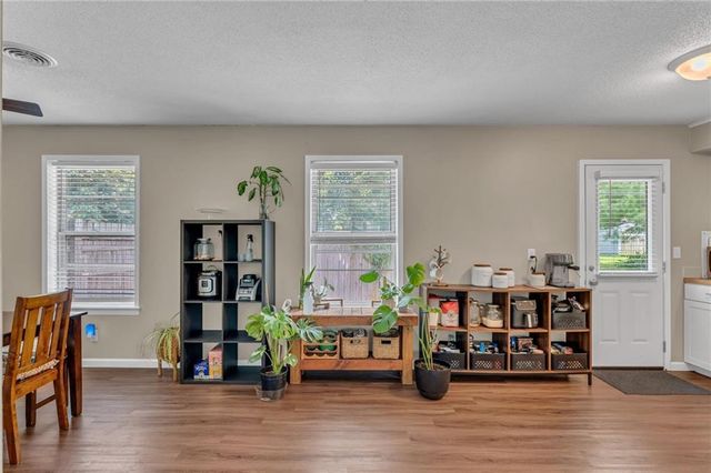 3233 Glacier Drive, Lawrence, KS 66047