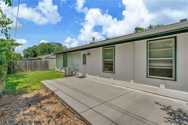 3233 Glacier Drive, Lawrence, KS 66047
