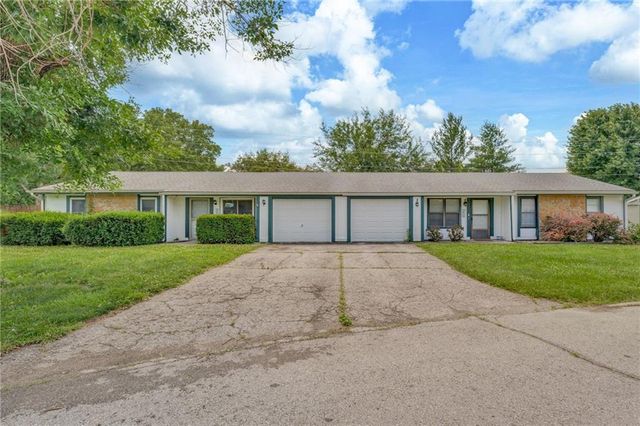 3233 Glacier Drive, Lawrence, KS 66047