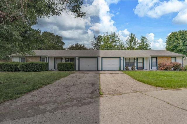 3233 Glacier Drive, Lawrence, KS 66047