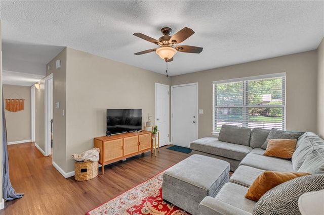 3233 Glacier Drive, Lawrence, KS 66047