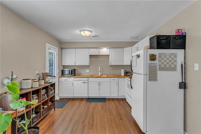 3233 Glacier Drive, Lawrence, KS 66047