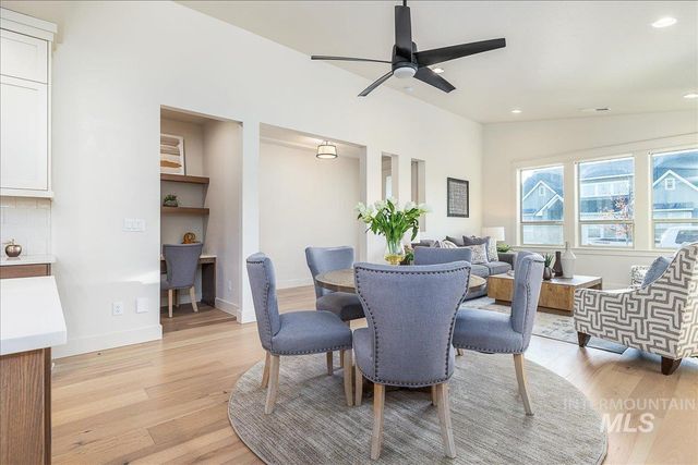 8320 W Meltwater Ln, Eagle, ID 83616