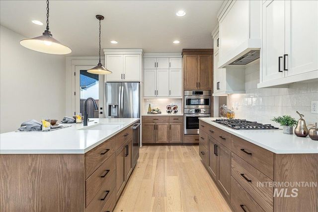 8320 W Meltwater Ln, Eagle, ID 83616