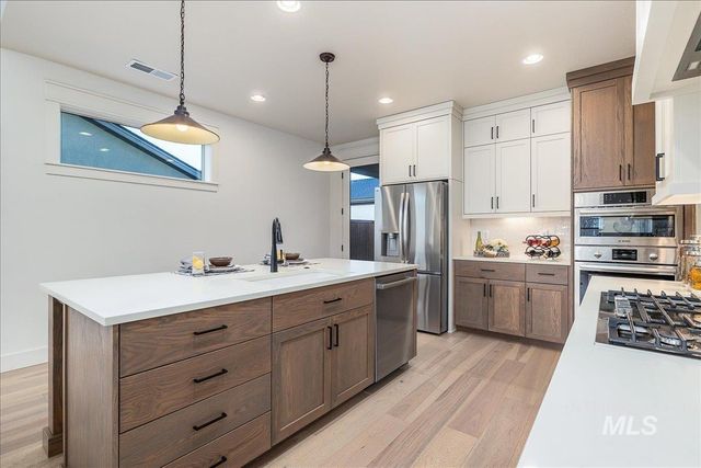 8320 W Meltwater Ln, Eagle, ID 83616