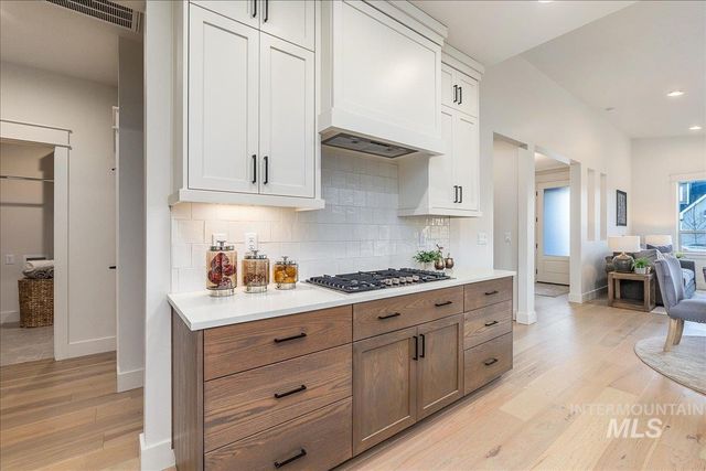 8320 W Meltwater Ln, Eagle, ID 83616