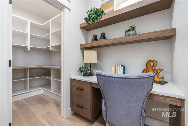 8320 W Meltwater Ln, Eagle, ID 83616