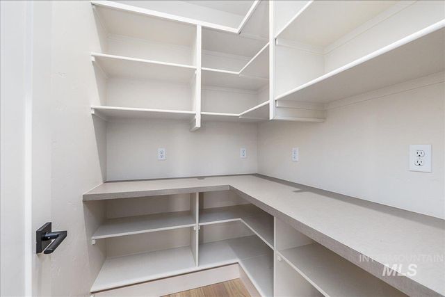 8320 W Meltwater Ln, Eagle, ID 83616