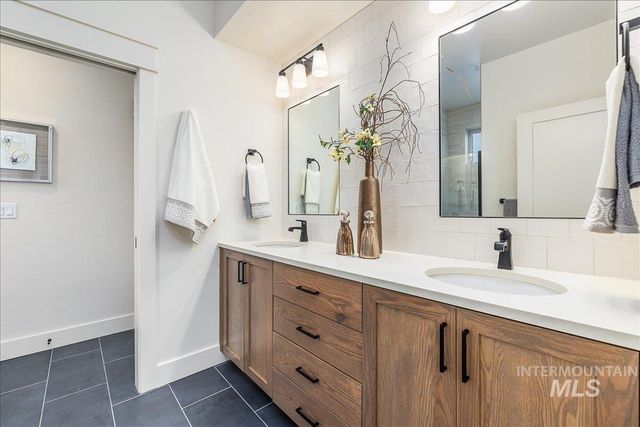 8320 W Meltwater Ln, Eagle, ID 83616