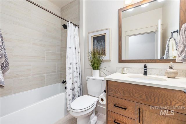 8320 W Meltwater Ln, Eagle, ID 83616